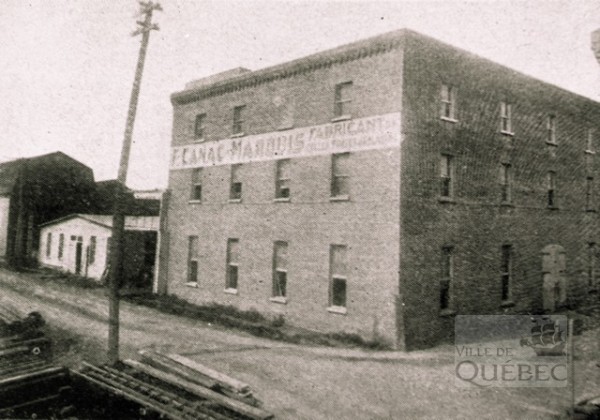 Canac-Marquis Glue Manufacture. Archives Ville de Qc